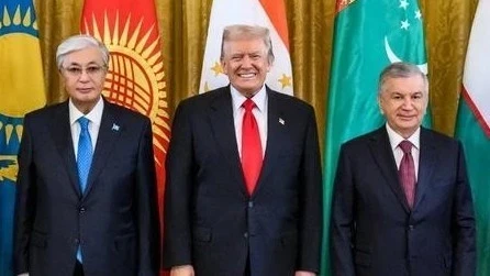 Трамп поговорил по телефону с Токаевым и Мирзиёевым и пригласил их на саммит G20