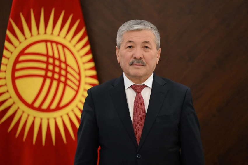 Адылбек Касымалиев поздравил энергетиков страны с профессиональным праздником