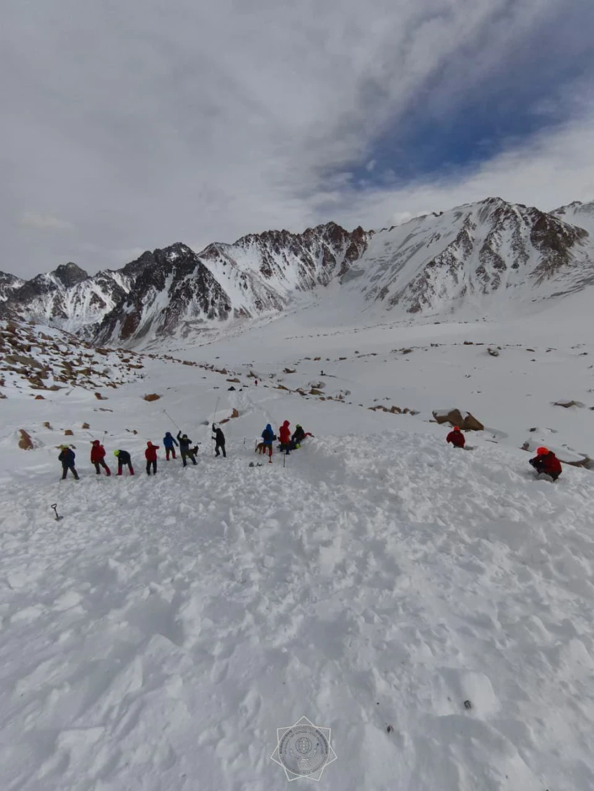 Три альпиниста погибли при восхождении на пик «Локомотив» в Казахстане