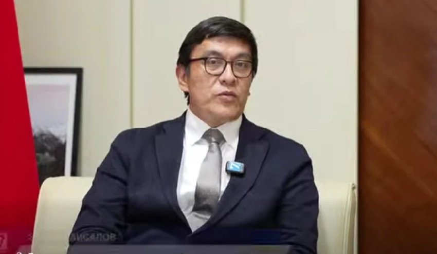 Эдиль Байсалов удивился реакции общества на лишение Атамбаева госнаград