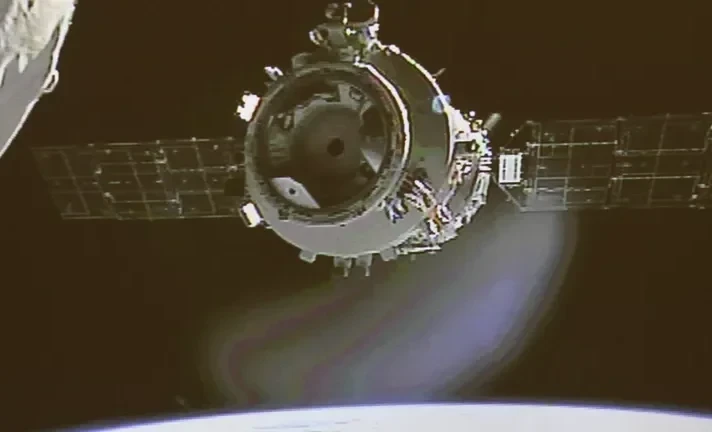 Тайконавты провели эксперименты с литий-ионными аккумуляторами