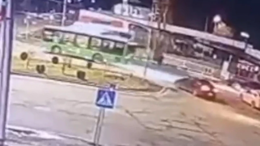 В Бишкеке машина сбила пешехода, он скончался