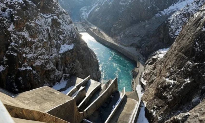 Токтогульское водохранилище - воды стало меньше, в кабмине потребовали соблюдать лимиты по электроэнергии