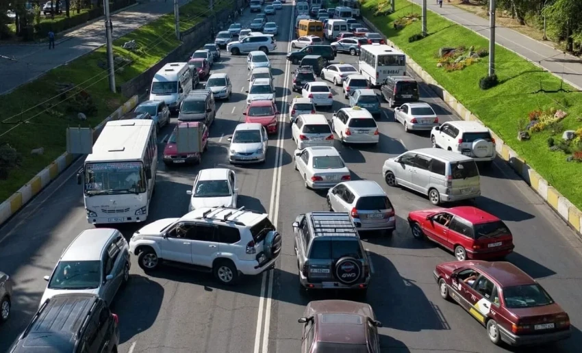 Пробки в Бишкеке: мэрия планирует установить ограничения