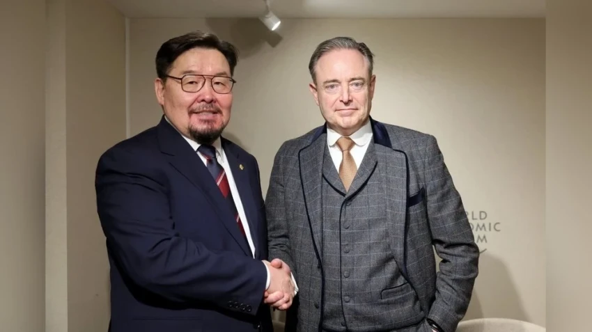 Премьер-министр Барт Де Вевер был приглашен посетить Монголию