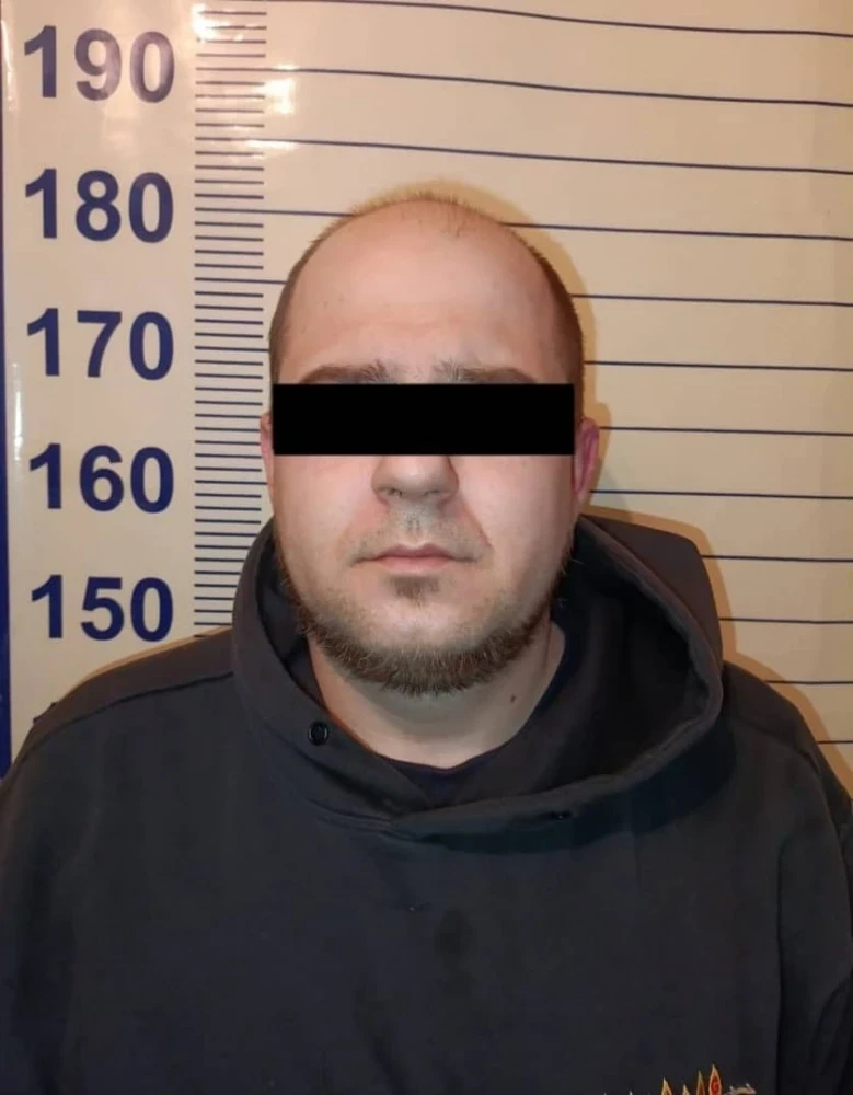 В Ысык-Ате двух подозреваемых задержали за продажу чужой квартиры