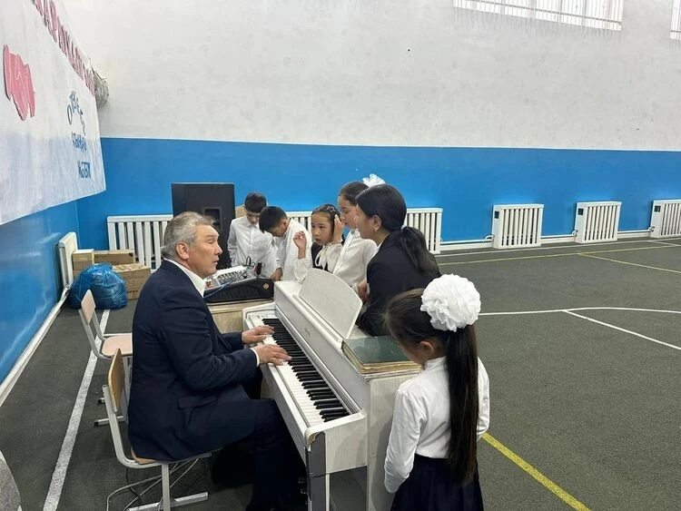 Как спортивный зал отдаленной сельской школы на вечер стал оперным театром