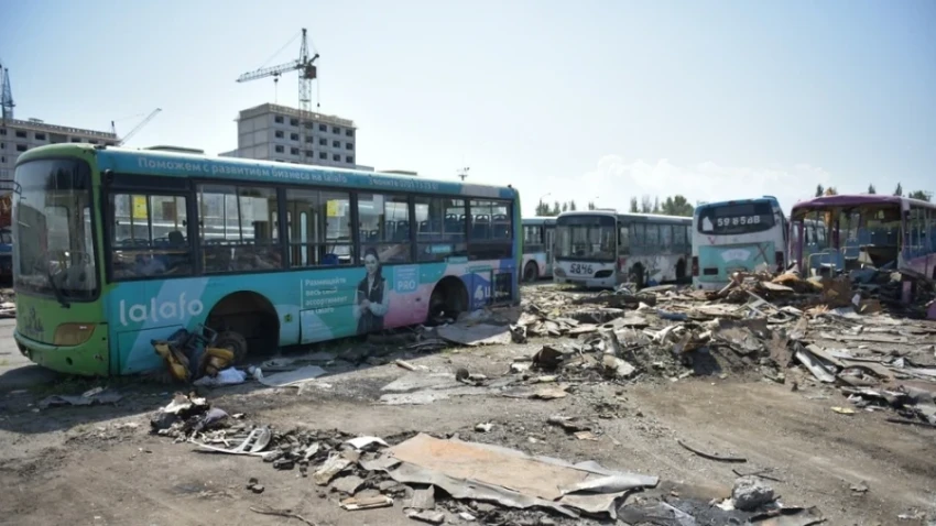 Мэрия Бишкека распродает машины