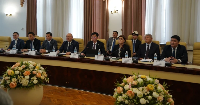 Верховный суд расширяет сотрудничество с университетским сообществом