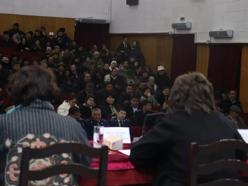 Матери детей с инвалидностью: МСЭК и школы в Кыргызстане превращают жизнь семей в борьбу