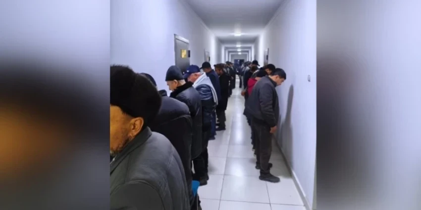 В Оше задержали больше 300 человек, которые пришли на петушиные бои